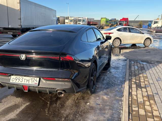 Changan Uni-V DLX 1.5T 7DCT 2023