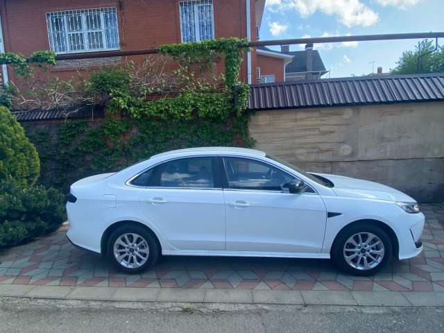 Kaiyi E5 Standard	1.5T,	CVT 2023