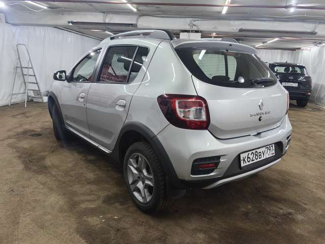 Renault Sandero Stepway Life 1.6 (102 hp) AT4 2021