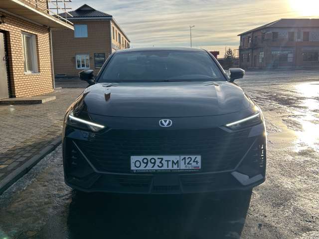 Changan Uni-V DLX 1.5T 7DCT 2023
