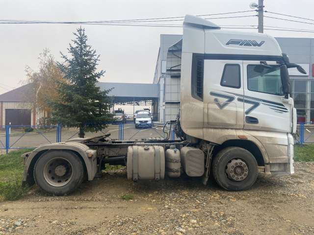 FAW J7 CA4180P77K25E5 Седельный тягач 4х2  2023