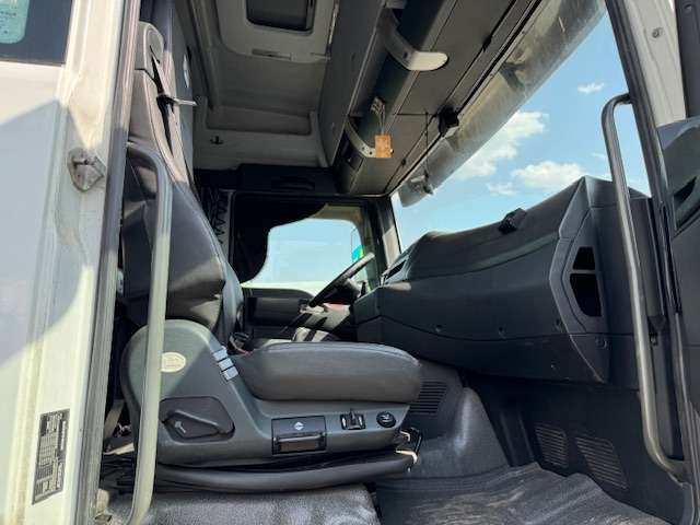 SITRAK C7H ZZ4186V361HE Седельный тягач  2022