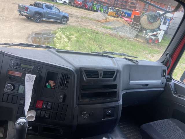 SHACMAN SX42584V324 6х4 Седельный тягач  2022