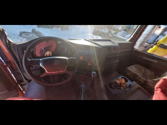 SHACMAN SX42584V324 6х4 Седельный тягач  2022