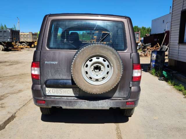 UAZ Patriot Base 2.7 5MT 2023