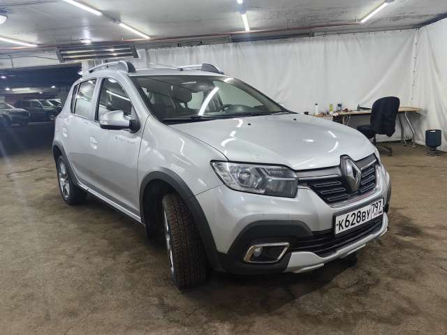 Renault Sandero Stepway Life 1.6 (102 hp) AT4 2021