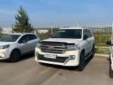 Toyota Land Cruiser 200 Комфорт 4.6 акпп 2018