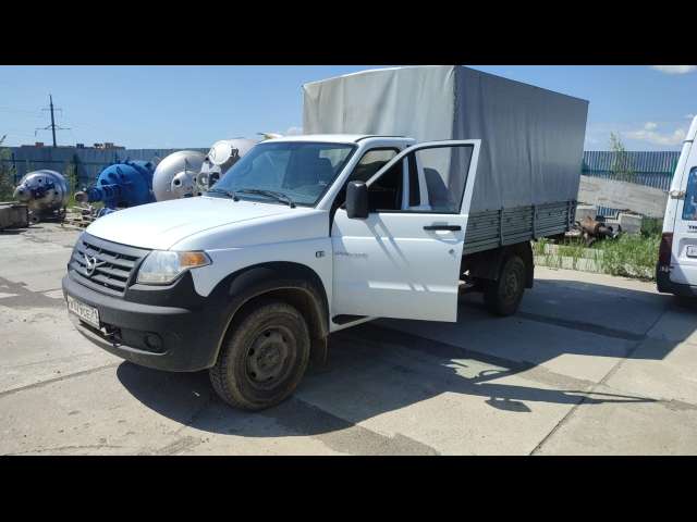 UAZ Profi Бортовой автомобиль с платформой 1870 Base 4х4 2.7 5MT 2022