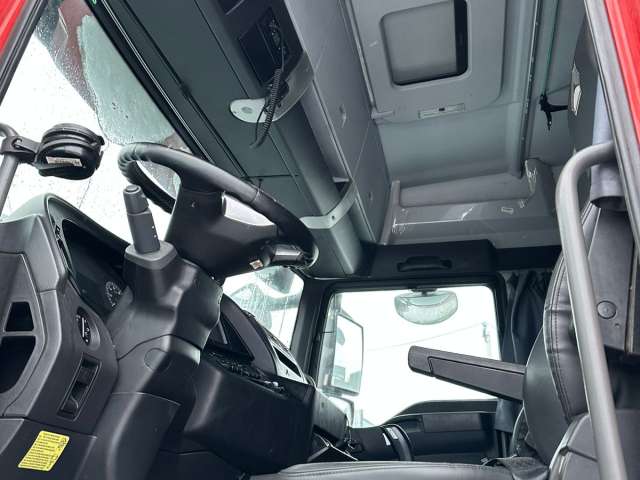 SITRAK C7H ZZ4186V361HE Седельный тягач  2022