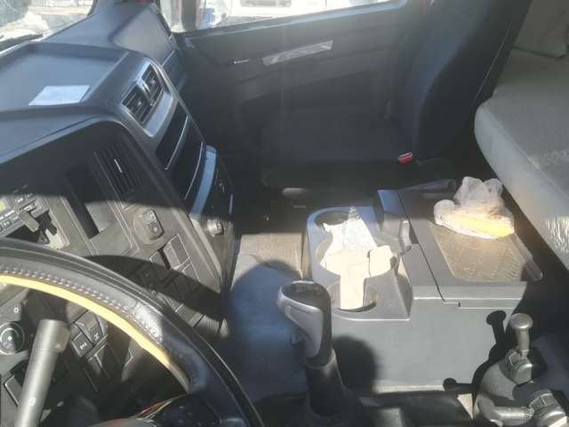 SHACMAN SX42584V324 6х4 Седельный тягач  2022