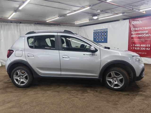 Renault Sandero Stepway Life 1.6 (102 hp) AT4 2021