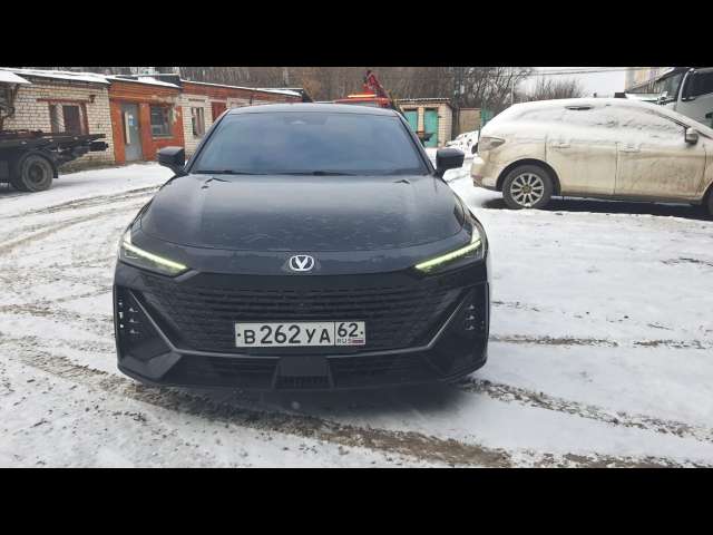 Changan Uni-V DLX 1.5T 7DCT 2023
