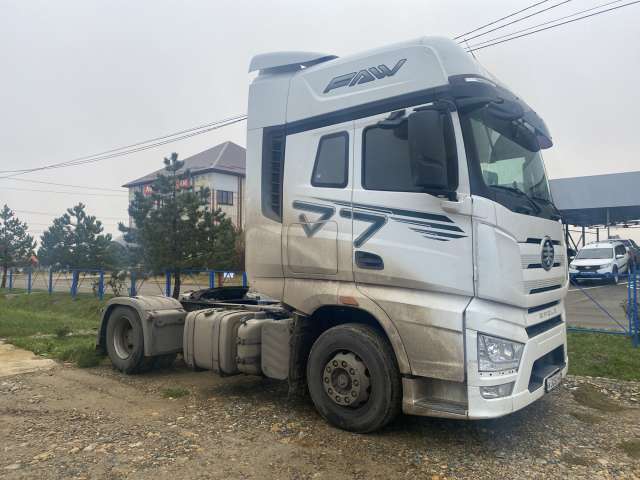 FAW J7 CA4180P77K25E5 Седельный тягач 4х2  2023