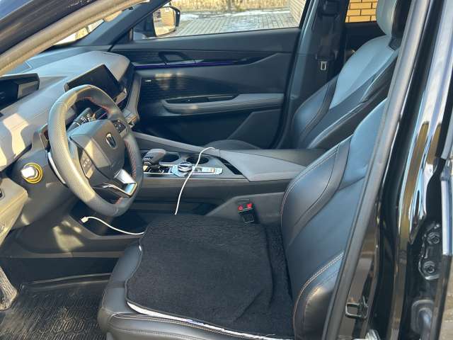 Changan Uni-V DLX 1.5T 7DCT 2023