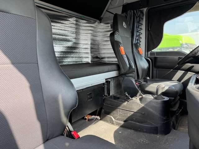 SITRAK C7H ZZ4186V361HE Седельный тягач  2022