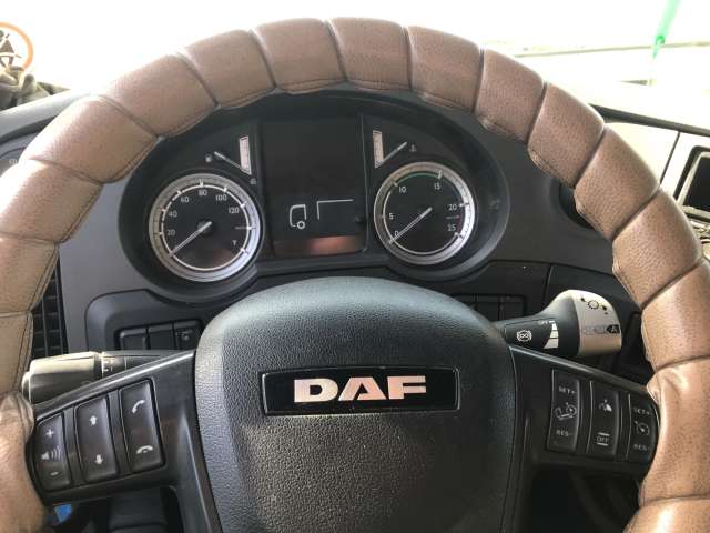 DAF XF 6x2 Седельный тягач  2017