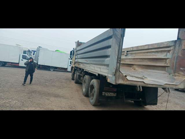 SHACMAN SX33186T366 Cамосвал 8x4  2021